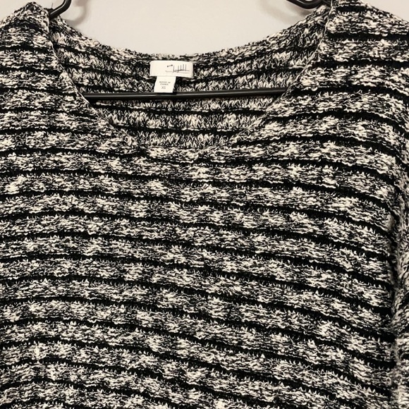 J. Jill  black & white sweater, XS  3/4 sleeves - Picture 8 of 8